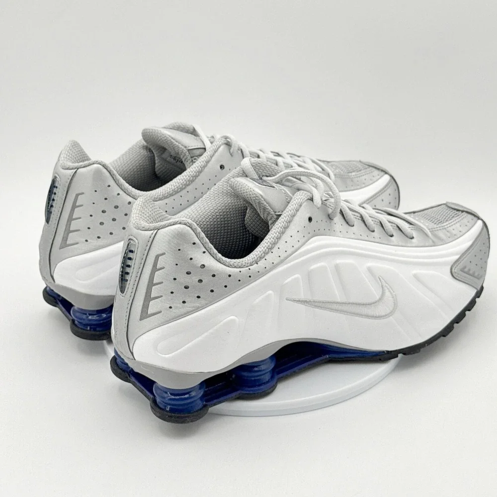 Nike Shox R4 Size 11 Mens White/White Silver HQ1988-102, NEW